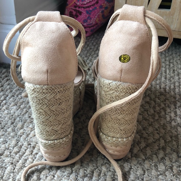 Heels - Picture 5 of 8